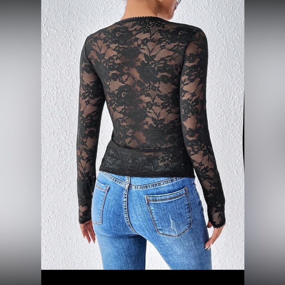 SHEIN Frenchy Cut Out Front Lace Top size XS new without tag
